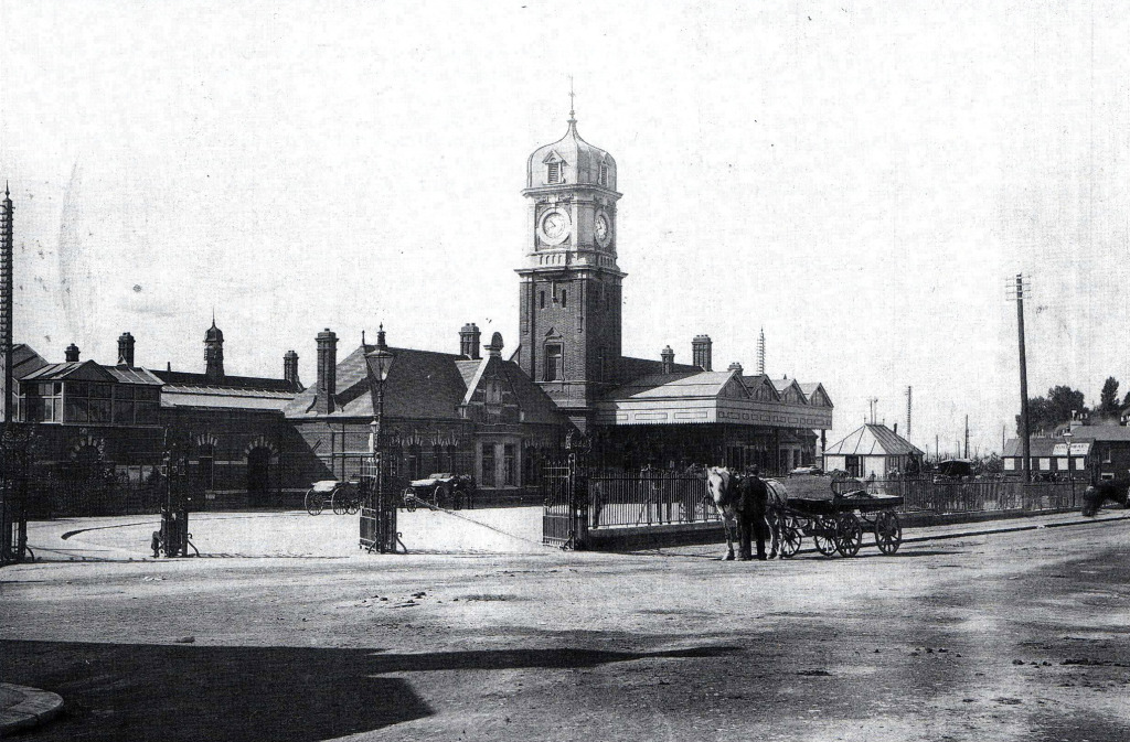 This was the new Southampton West Station opened on 1st November 1895.  It had an 82 foot clock tower & had been built upon nursery gardens. Image: Bert Moody Collection