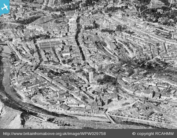 An aerial view of Merthyr Tydfil in 1929. Image: General view of Merthyr Tydfil. Oblique aerial photograph, 5”x4” BW glass plate. - Britain from Above